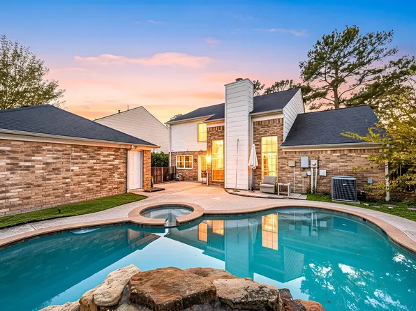 Crystal clear backyard pool Dallas TX