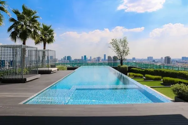 Deep pool cleaning Dallas